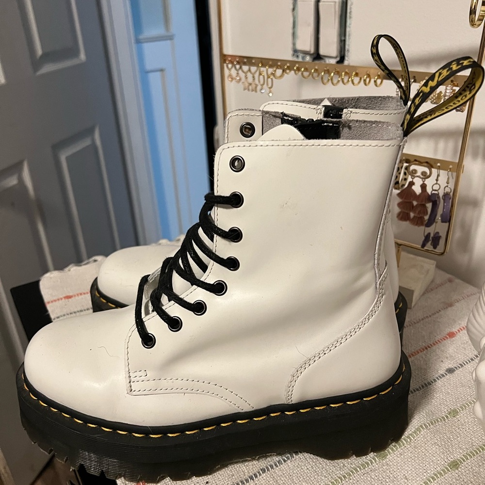 NEGOTIABLE platform doc martens